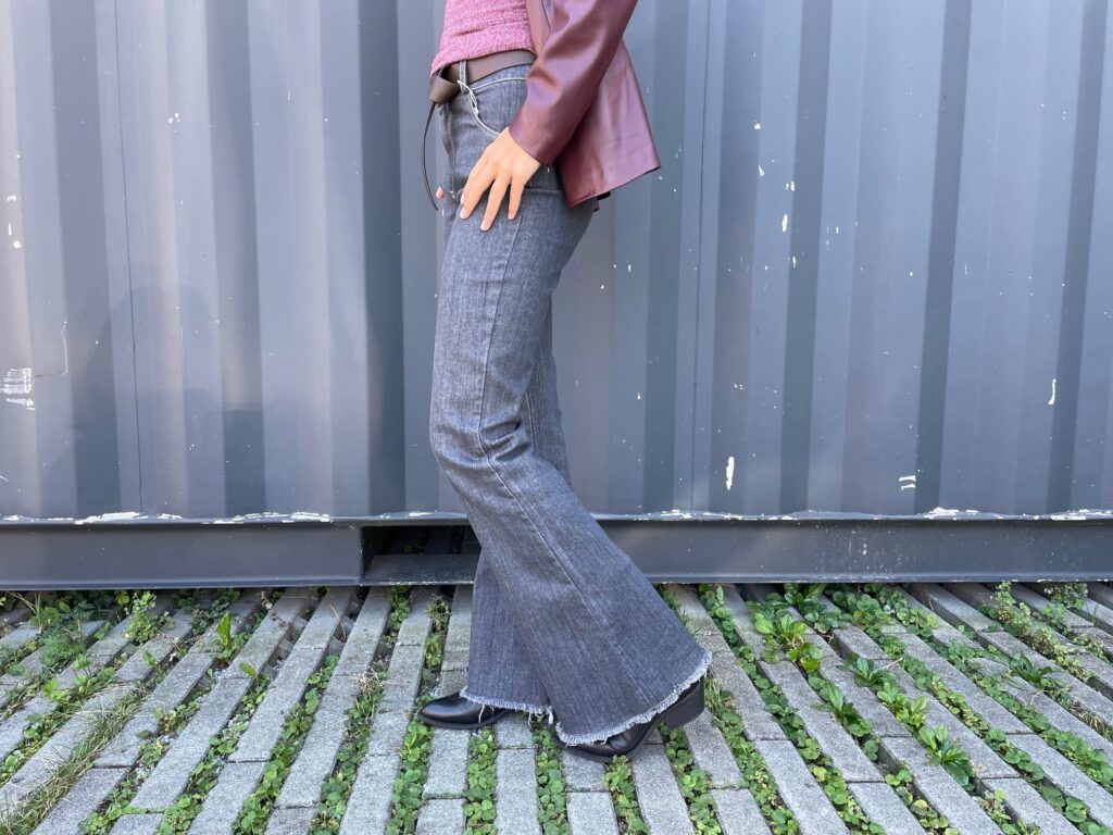 Jeans mit Schlag Grau 